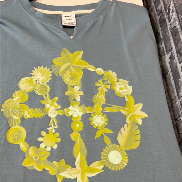 Nike Blue Graphic‎ T-Shirt - Picture 11 of 14